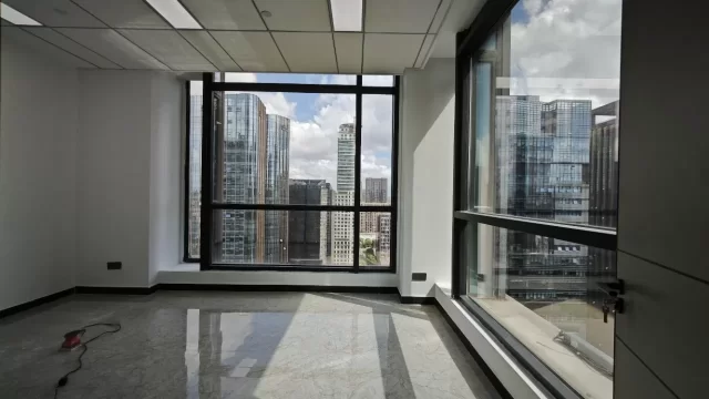 南部商务区地铁口100米大海大厦面积 220 平 3 隔间，双面落地窗写字楼出租