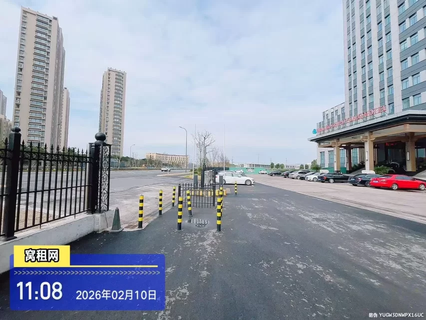 江北区洪塘街道石浦云禧酒店停车费多少？