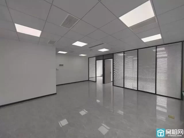 鄞州区城南商务大厦 160平 双面采光特价:1.29元出租
