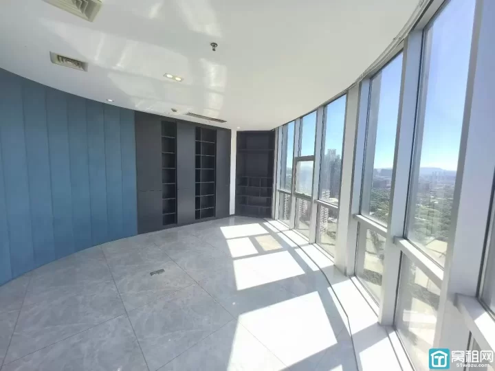 鄞州区体育游泳中心文体大厦290.4平精装修办公室出租东南边套，三隔间