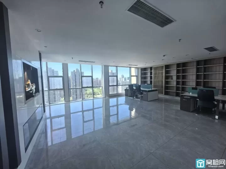 鄞州区体育游泳中心文体大厦290.4平精装修办公室出租东南边套，三隔间