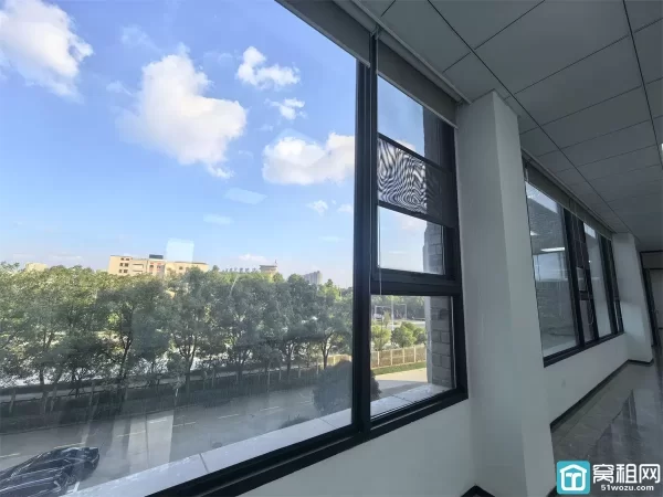 宁波康强电子隔壁中创科技园出租300平米精装1万元一个月