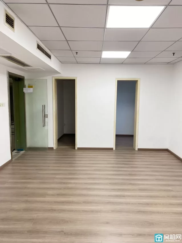 鄞州区宝泰花园对面写字楼百丈大厦建筑面积77.69平方米，租金1900元/月