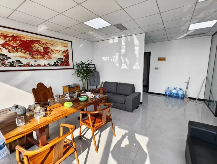 鄞州区汇华大厦朝南两隔间  107平精装修办公室出租