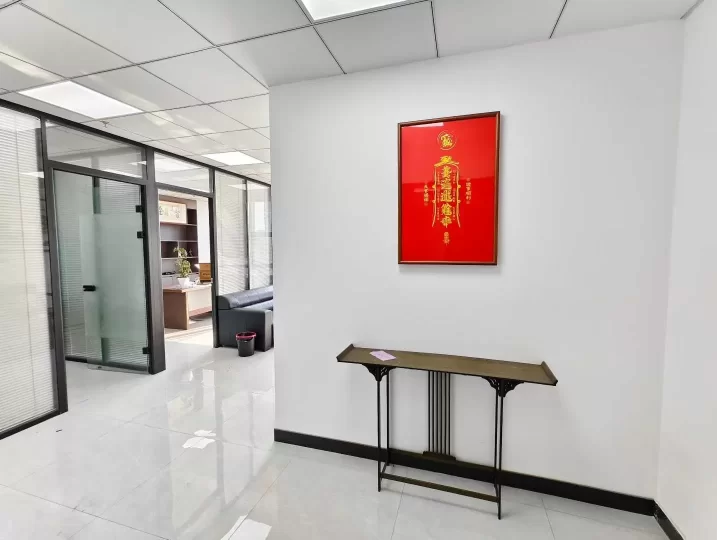 鄞州区汇华大厦朝南两隔间  107平精装修办公室出租