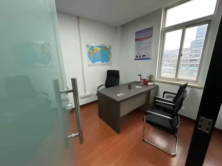 宁波段塘63平带隔间办公楼出租租金2000多一点