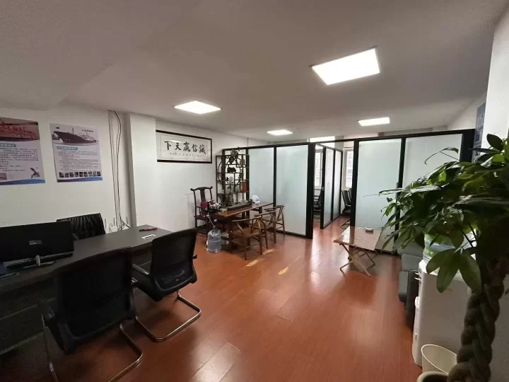 宁波段塘63平带隔间办公楼出租租金2000多一点