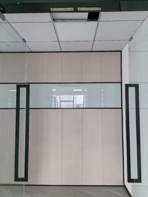 宁波高桥梁祝博日大厦140平   西北双面采光  3个隔间可配办公全套家具