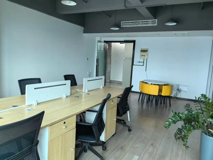 鄞州万达地铁站附近汇亚国际68%得房率写字楼95.89平月租5600元