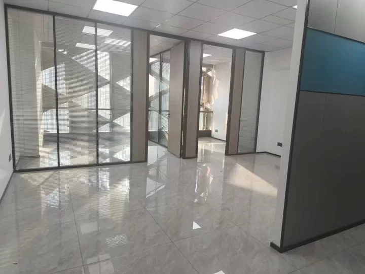 南部商务区性价比高的写字楼南洋大厦95平精装两个隔间3700/月出租