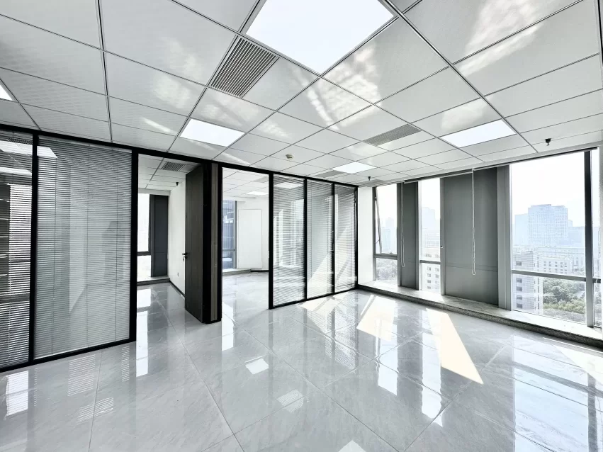 鄞州商会朝东南办公室出租100平租金4500元