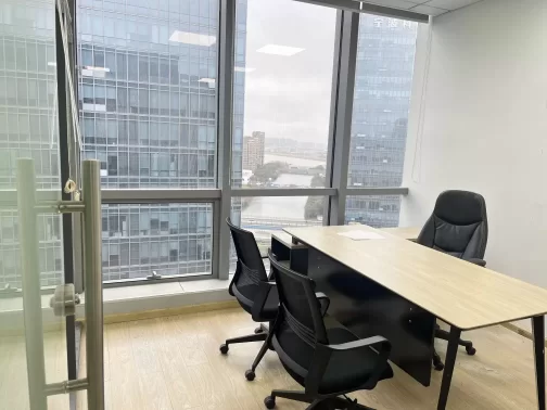 研发园办公室出租90平，看江～特价2999 研发园区 全套办公家具