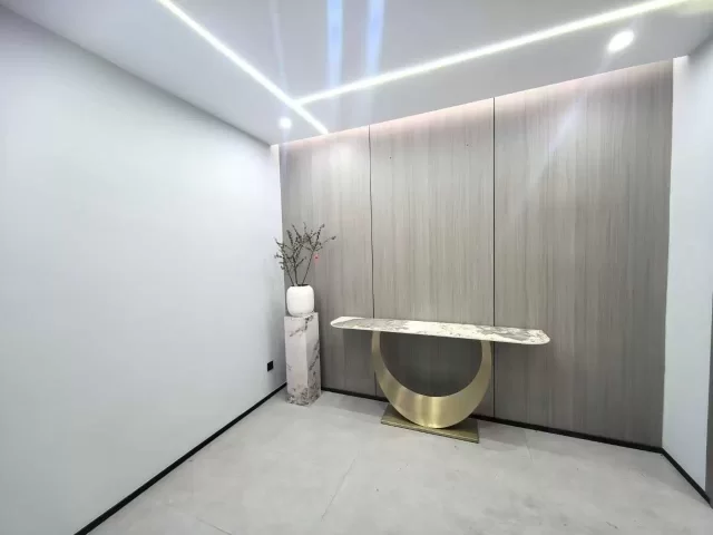 鄞州区慧和写字楼出租朝南138平方茶室装修带水源，带家具6500元/月