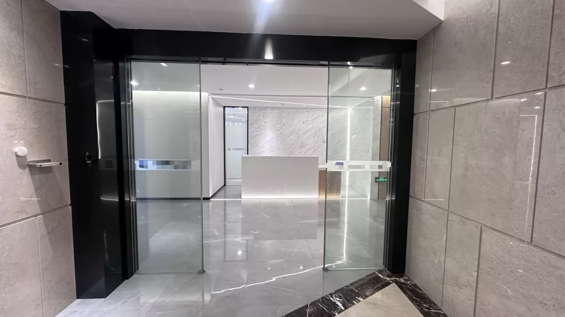 鄞州区首南街道办公室出租金东大厦整层 面积：1526.35平方