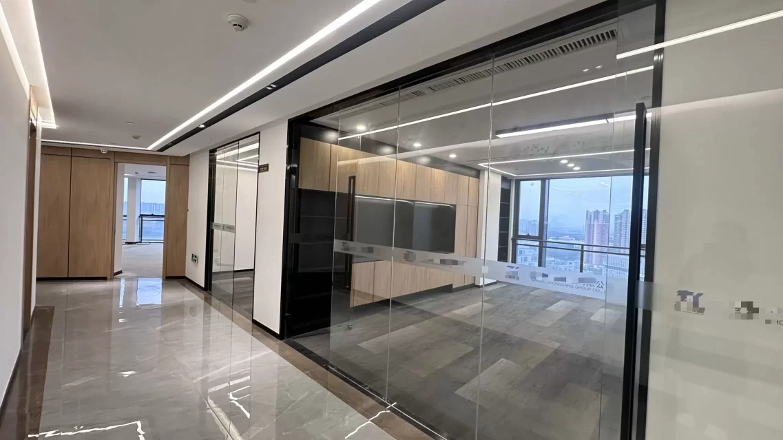 鄞州区首南街道办公室出租金东大厦整层 面积：1526.35平方