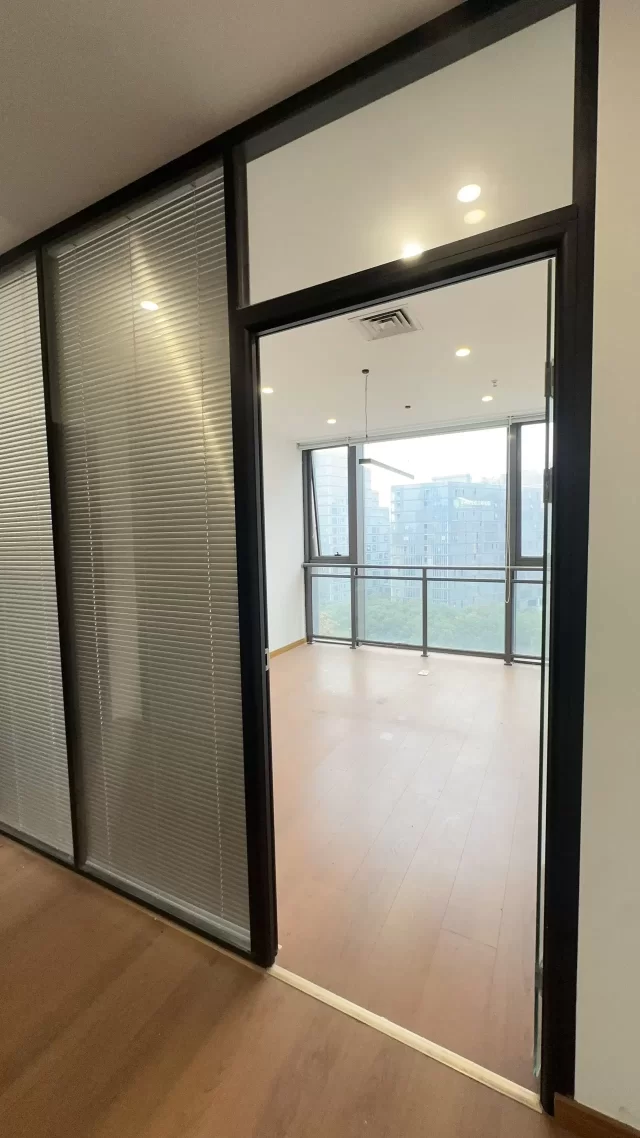 宁波南部商务区金东大厦面积116平 朝南办公室出租