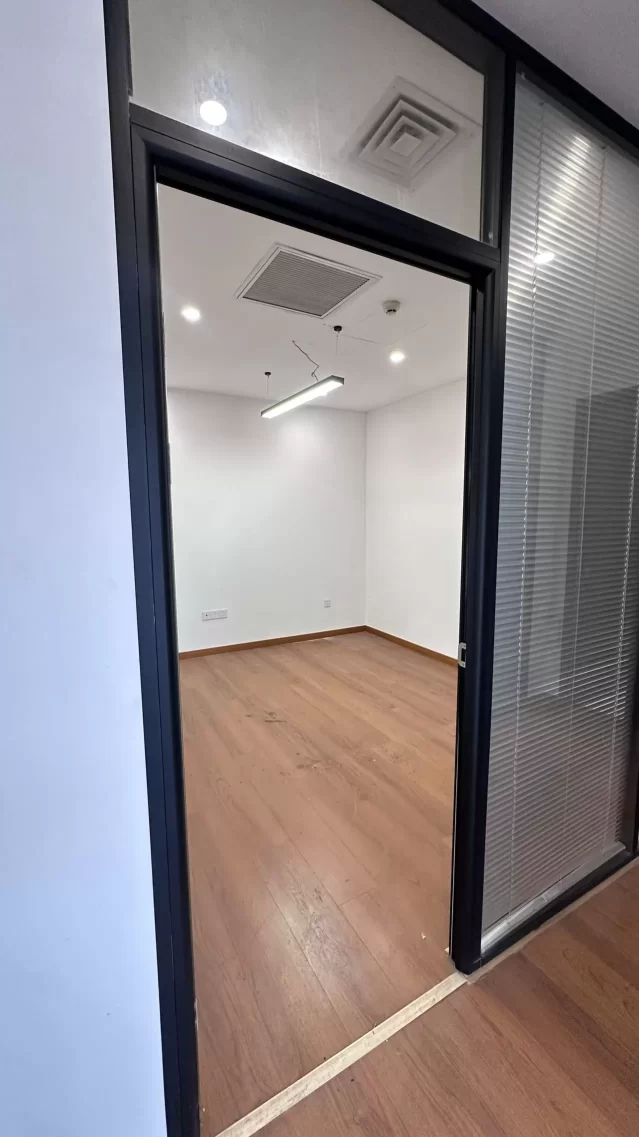 宁波南部商务区金东大厦面积116平 朝南办公室出租