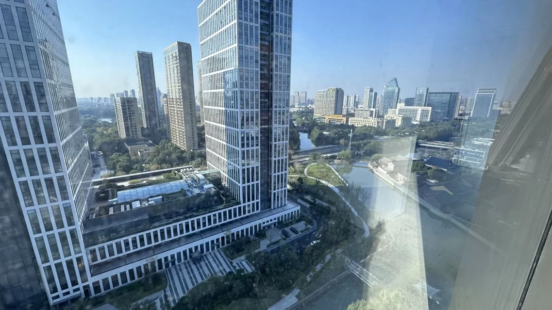 鄞州乐歌大厦隔壁金东大厦这间楼层办公室面积188平办公室招租(图2) 鄞州乐歌大厦隔壁金东大厦这间楼层办公室面积188平办公室招租(图2)