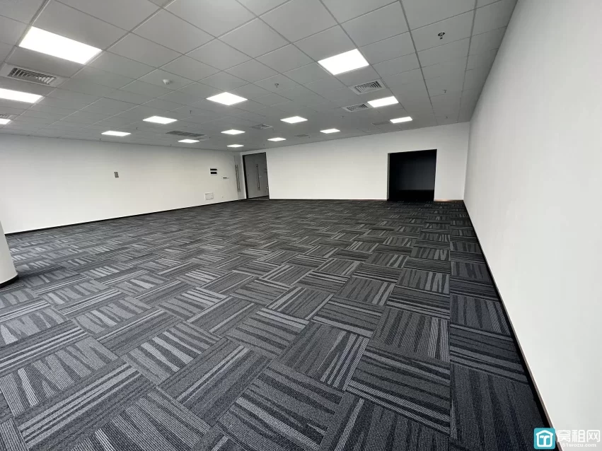 宁波东部新城5A写字楼研祥中心面积227.87平米租金：3.08元/平米含税/天出租