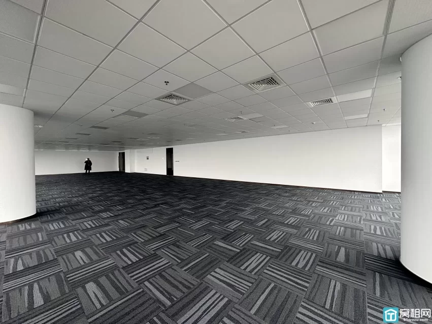 宁波中心隔壁5A写字楼出租：470.38平米租金：3.46元/平米含税/天