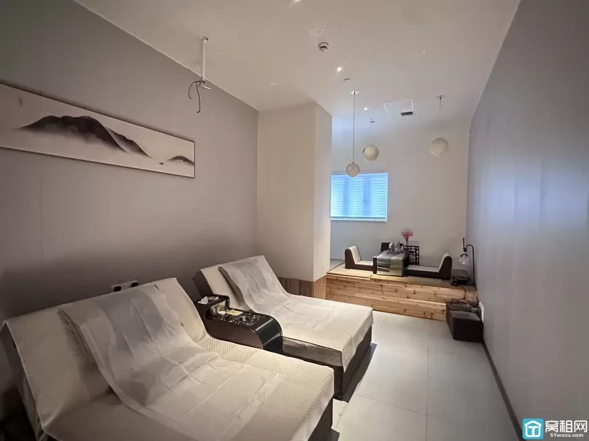 南部商务区1020平，足浴会所 21个房间带独立卫生间，58万/年含物业费