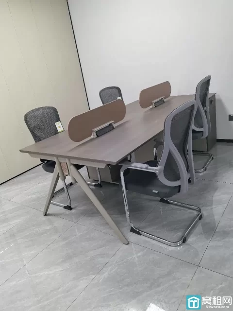 宁波高桥写字楼博日大厦出租70平 朝南  一个隔间 配家具