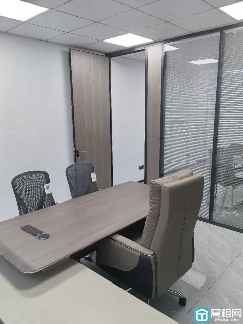 宁波高桥写字楼博日大厦出租70平 朝南  一个隔间 配家具