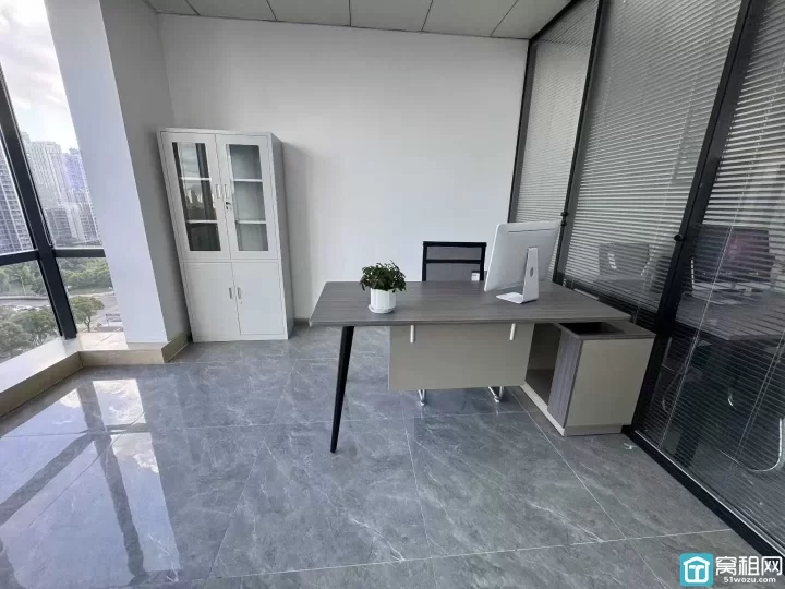 宁波高新区与东部交界处 轿辰大厦85平 1个隔间 朝南 特价1.2元