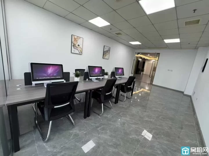 宁波高新区与东部交界处 轿辰大厦85平 1个隔间 朝南 特价1.2元