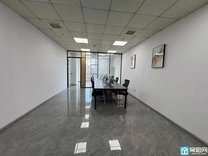 宁波高新区与东部交界处 轿辰大厦85平 1个隔间 朝南 特价1.2元