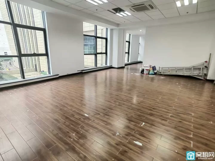 宁波高新区三方大厦朝南139.22平米特价2880/月含税出租