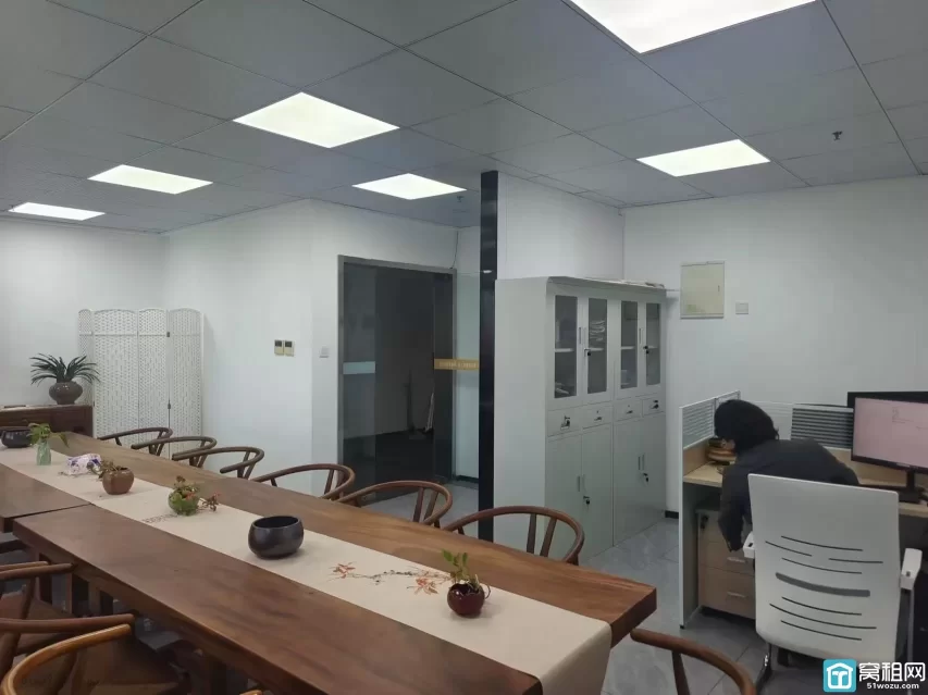 宁波1号线和2号线鼓楼地铁口恒隆中心110平5300元一个月