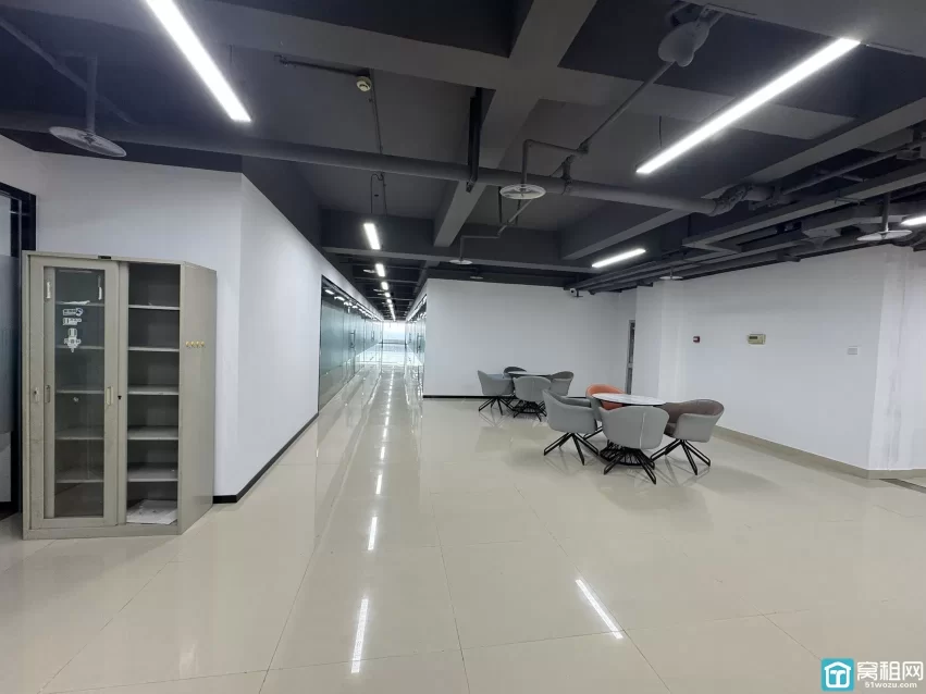 宁波镇海庄市石化加油站附近电商园面积203平方办公室出租单价0.9元