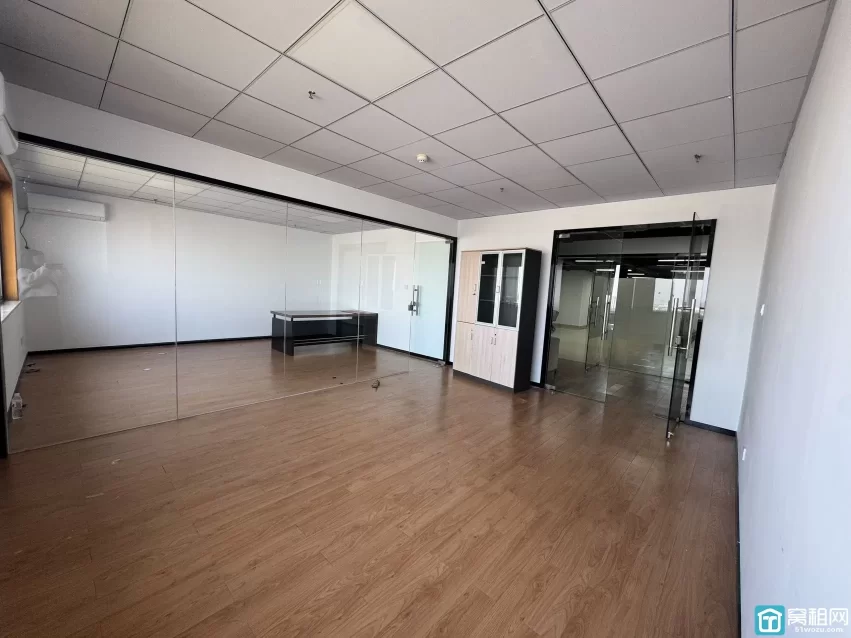 宁波镇海庄市石化加油站附近电商园面积203平方办公室出租单价0.9元