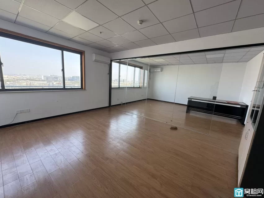 宁波镇海庄市石化加油站附近电商园面积203平方办公室出租单价0.9元