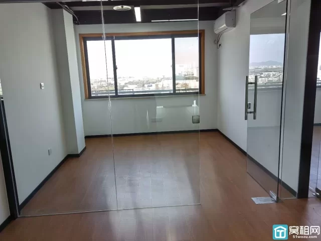 宁波江北孔浦街道路林水产电商园面积82平 月租2400元