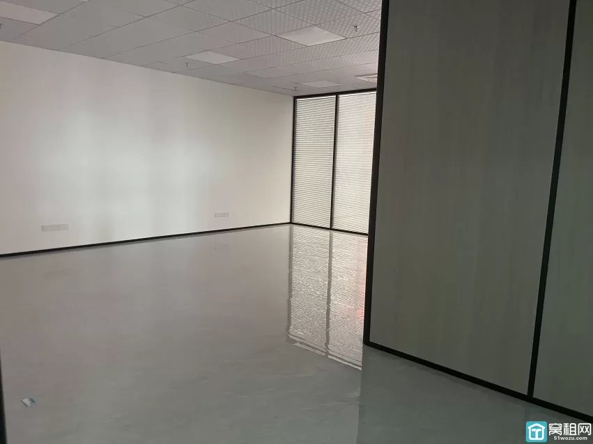 宁波江北洪塘街道写字楼327平精装租金1.1/平/天 不含税