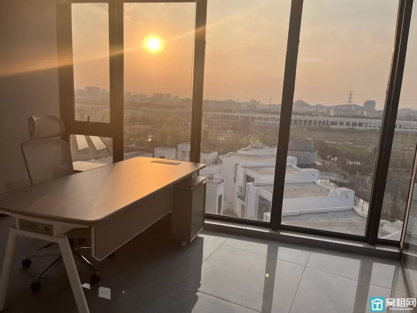 宁波江北区洪塘湾写字楼141平米精装修办公室出租1块/平/天 不含税