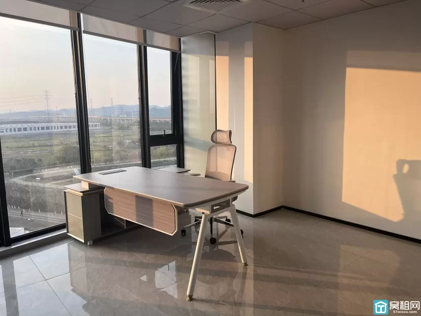 宁波江北区洪塘湾写字楼141平米精装修办公室出租1块/平/天 不含税