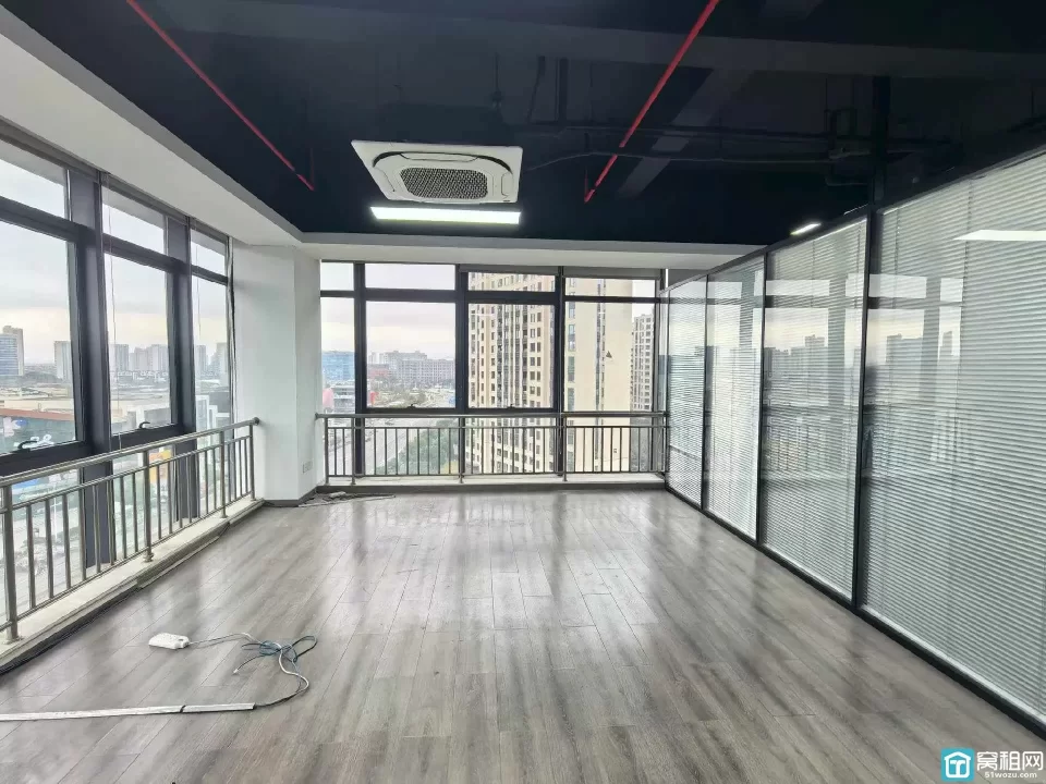 宁波镇海开元广场旁萌恒大厦 90㎡精装带隔间办公室出租