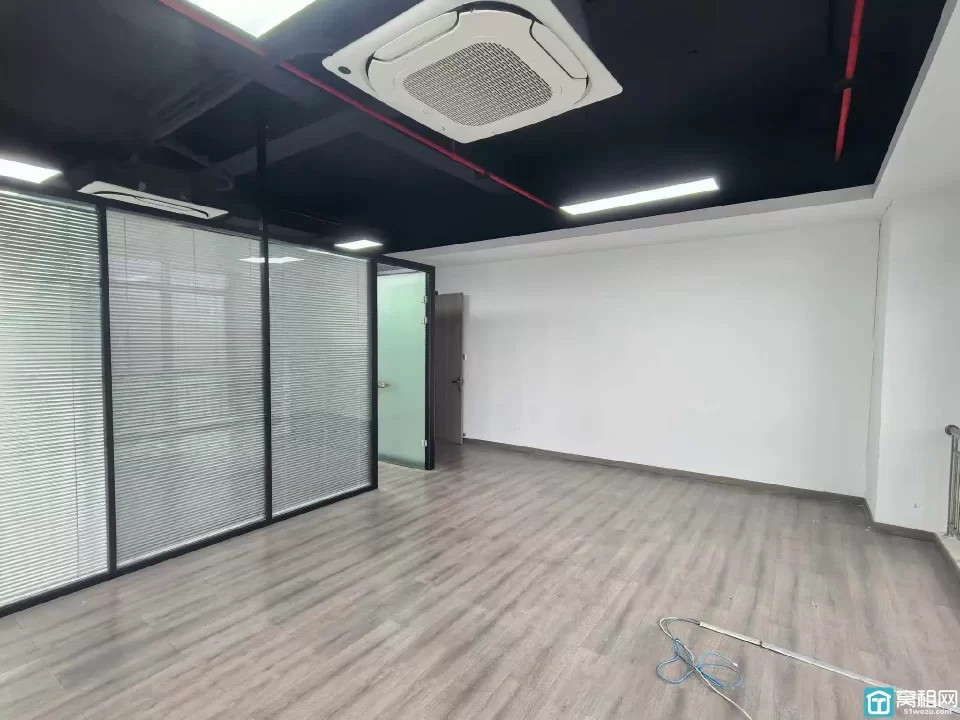 宁波镇海开元广场旁萌恒大厦 90㎡精装带隔间办公室出租