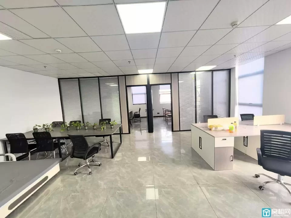 宁波海曙区集士港镇写字楼恒宇中心160平精装东南北三面采光，带全套家具，拎包办公