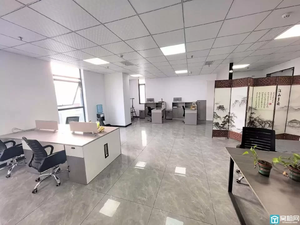 宁波海曙区集士港镇写字楼恒宇中心160平精装东南北三面采光，带全套家具，拎包办公