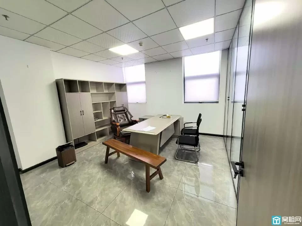 宁波海曙区集士港镇写字楼恒宇中心160平精装东南北三面采光，带全套家具，拎包办公