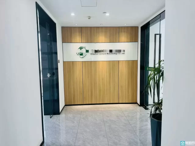 宁波高新区涌金大厦出租，118平东南北三朝向，超适合做工作室