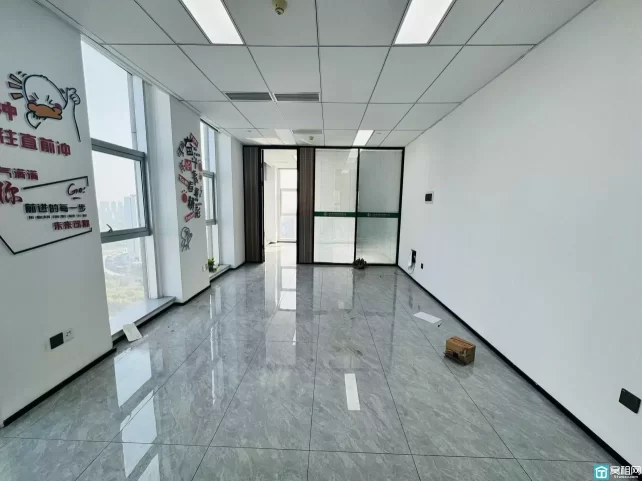 宁波高新区涌金大厦出租，118平东南北三朝向，超适合做工作室