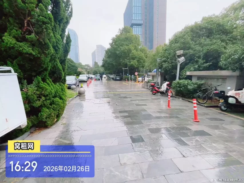 南苑环球酒店对面鄞州商会大厦停车收费？