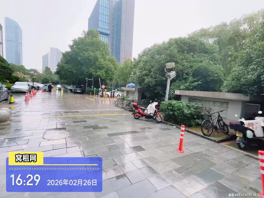 南苑环球酒店对面鄞州商会大厦停车收费？