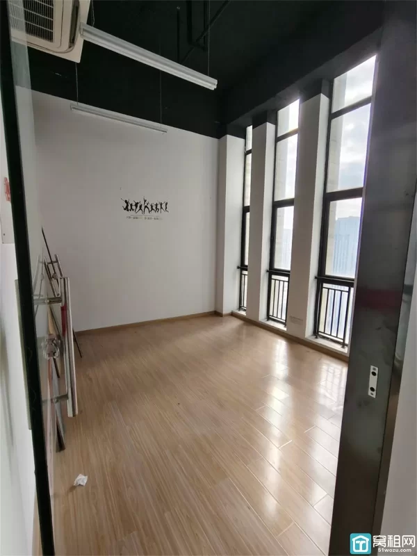 宁波市镇海区镇海大道中段432号 鼎信大厦精装带家具｜250㎡通透办公室｜可拎包入驻｜稳定园区