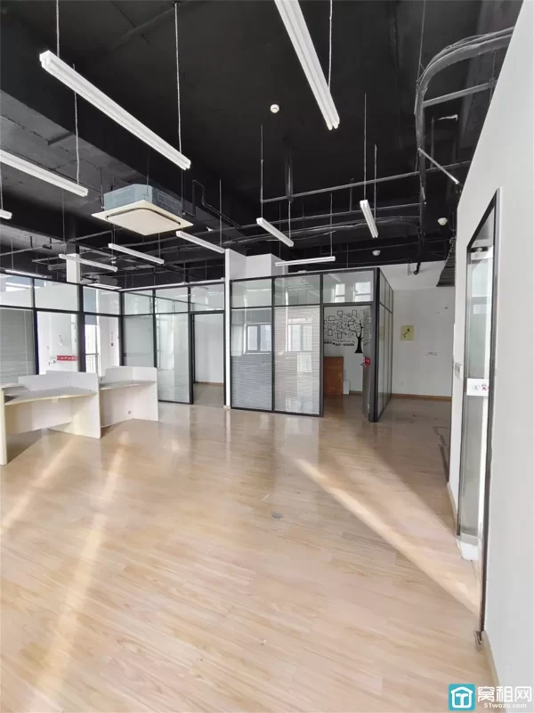 宁波市镇海区镇海大道中段432号 鼎信大厦精装带家具｜250㎡通透办公室｜可拎包入驻｜稳定园区